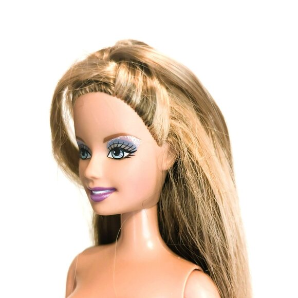 Barbie Hearts and Kisses Valentine's Day Doll 2004 C4479 Nude Highlights - Picture 3 of 5